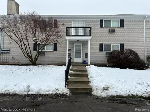 100 W Hickory Grove Rd #D1, Bloomfield Hills, MI 48304