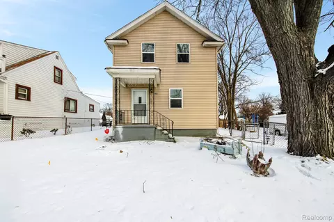 902 Melrose St, Pontiac, MI 48340