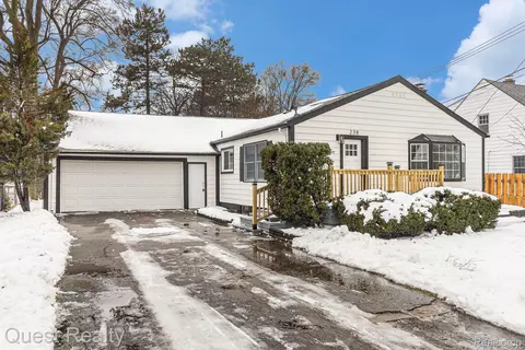 238 Coleman Dr, Waterford, MI 48328