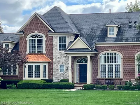 1607 Peninsula Crt Ct #147, Canton, MI 48187