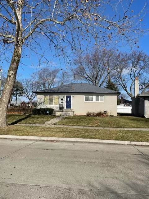 24884 Greenbrier Ave, Eastpointe, MI 48021