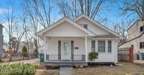 131 W Meyers Ave, Hazel Park, MI 48030