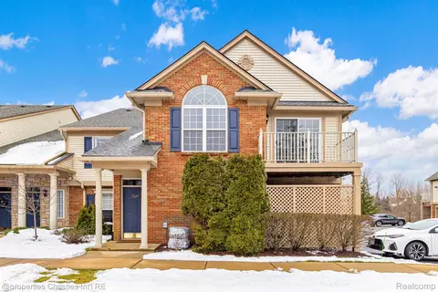 3527 Oakmonte Blvd, Oakland, MI 48306