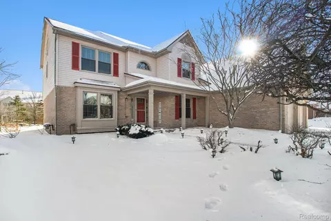 51115 W Hills Dr, Plymouth, MI 48170