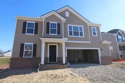 8357 Silica Dr, White Lake, MI 48386