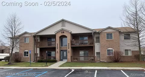 9648 Sawgrass Ct, Belleville, MI 48111