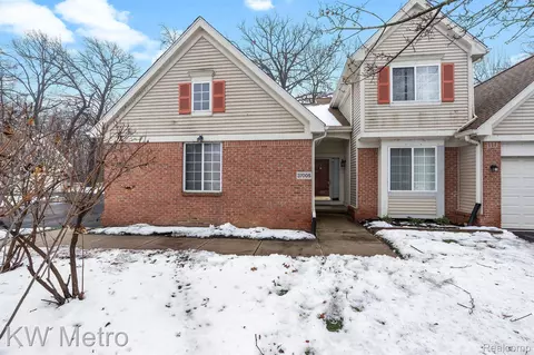 37005 Amhurst Dr #47, Westland, MI 48185