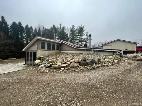 8611 Hanover Rd, Hanover, MI 49241