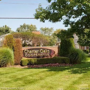 20252 Great Oaks Cir S, Clinton Township, MI 48036