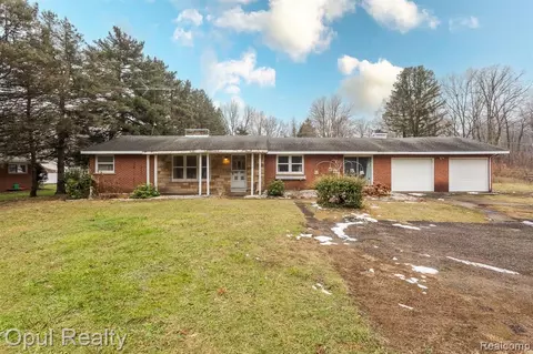 40295 Harris Rd, Belleville, MI 48111