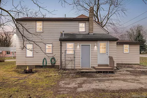 3079 Walton Ave, Flint, MI 48504