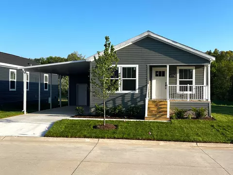 2750 Pine Lakes Dr W, Lapeer, MI 48446