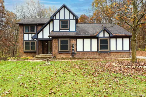 11511 Clark Rd, Springfield, MI 48350