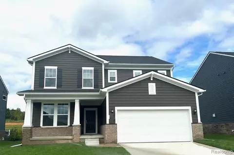 4575 Paradise Pkwy, Milford, MI 48381