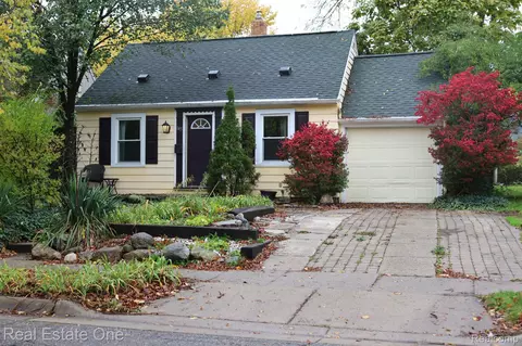 145 Milford St, East Lansing, MI 48823