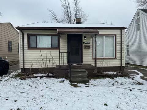 8476 Orchard Ave, Warren, MI 48089