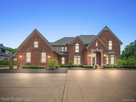 20880 Turnberry Blvd, Northville, MI 48167