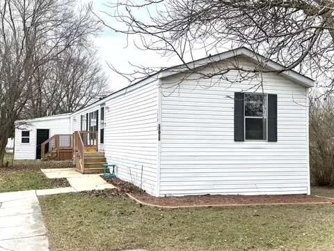 17012 Northall St, Macomb, MI 48044