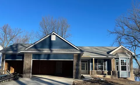 873 Preserve Ln, White Lake, MI 48386