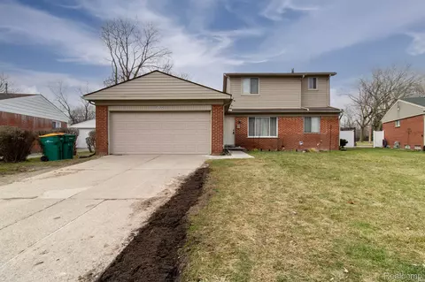 32154 Bruce St, Romulus, MI 48174