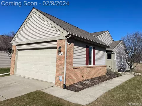 3113 Falcon Dr, Burton, MI 48519