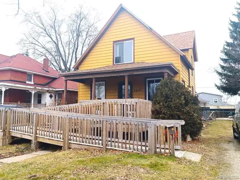 2621 N Boulevard St, Port Huron, MI 48060