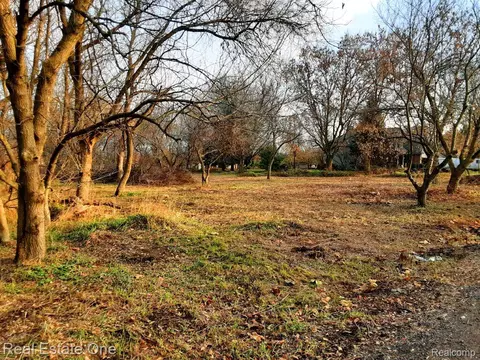 4958 Cooley Lake Crt Ct, Commerce, MI 48382