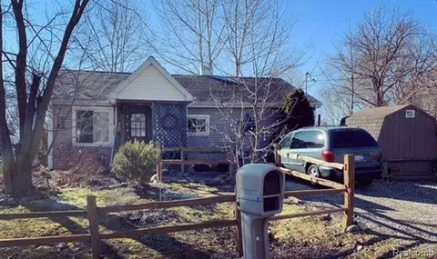 2034 James Ave, Owosso, MI 48867
