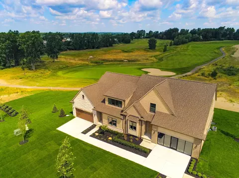 610 Brookstone Dr #30, Oxford, MI 48371
