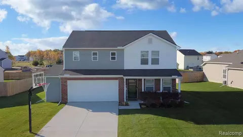 4175 Woodchuck Ln, Swartz Creek, MI 48473