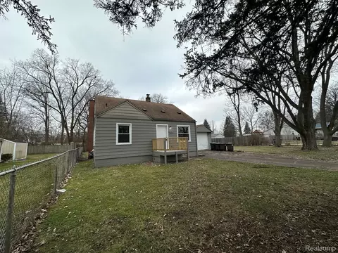 6006 Wilkie St, Taylor, MI 48180