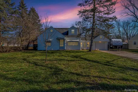 2100 Wilmar St, Burton, MI 48509