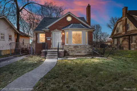 15349 Oakfield St, Detroit, MI 48227