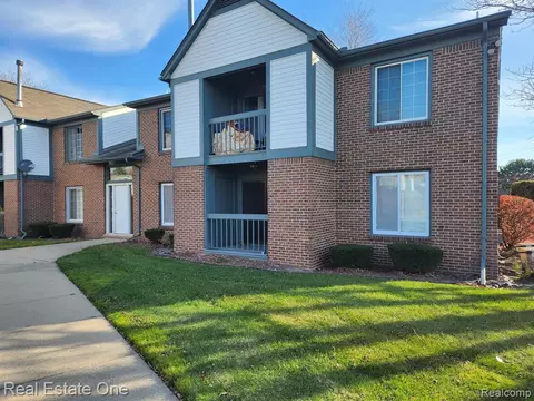 15422 Ashley #42, Macomb, MI 48044