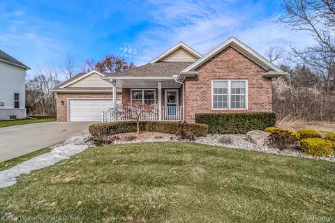11883 Liberty Woods Dr, Washington, MI 48094