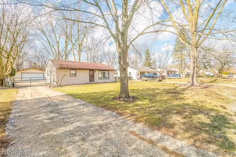 15899 Maxwell Ave, Plymouth, MI 48170