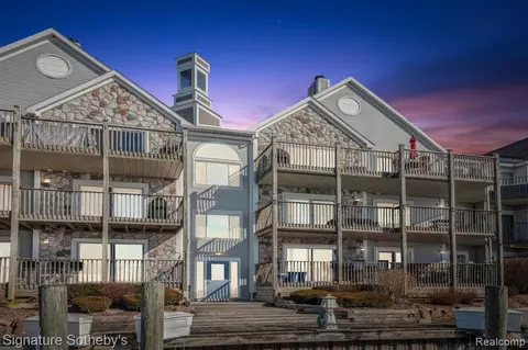 37522 Jefferson Ave #303, Harrison Township, MI 48045