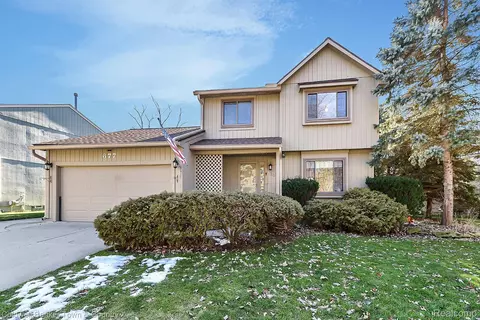 677 Glenwyth Rd, Brighton, MI 48116