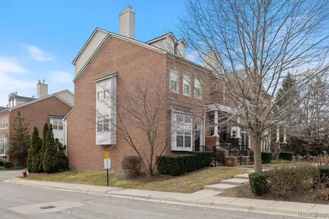 17036 Farmington Rd, Livonia, MI 48154