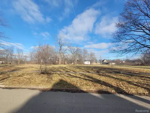 1944 Putnam St, Detroit, MI 48208