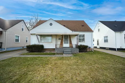 21761 Cyman Ave, Warren, MI 48091