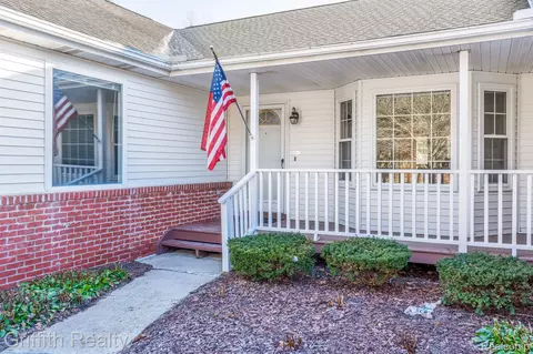 1226 Curzon St, Howell, MI 48843