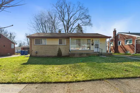 5612 Streefkerk Dr, Warren, MI 48092