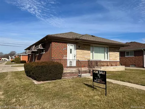 18501 Empire Ave, Eastpointe, MI 48021