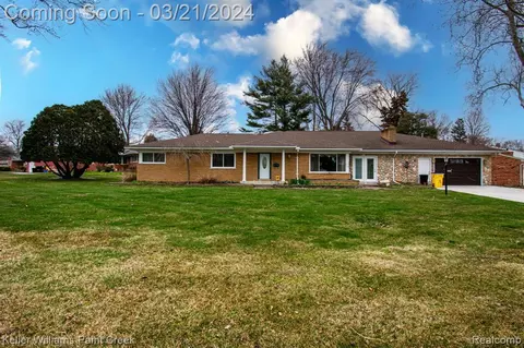 37019 Highview St, New Baltimore, MI 48047