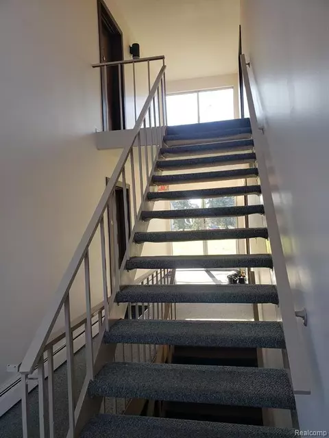 33237 Fargo St #68, Livonia, MI 48152