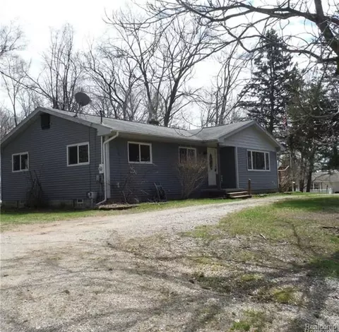 445 Kennard St, Lake Orion, MI 48362