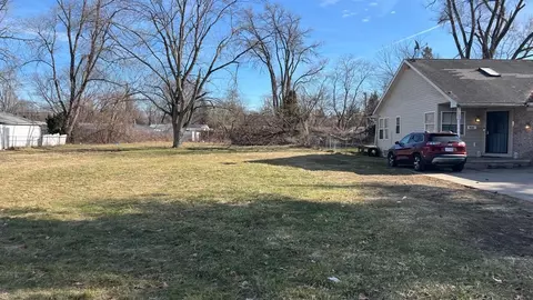 19250 Berg Rd, Detroit, MI 48219