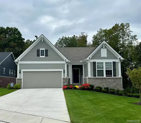 4381 Silica Dr, Lake Orion, MI 48359