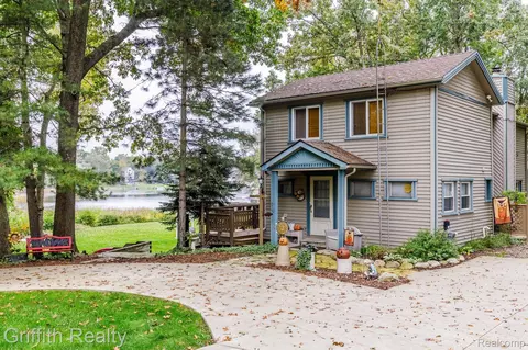 11730 Cundy Rd, Hartland, MI 48353